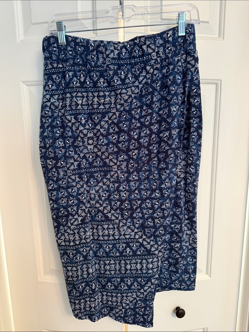 DKNY Jeans Navy and White Printed skirt